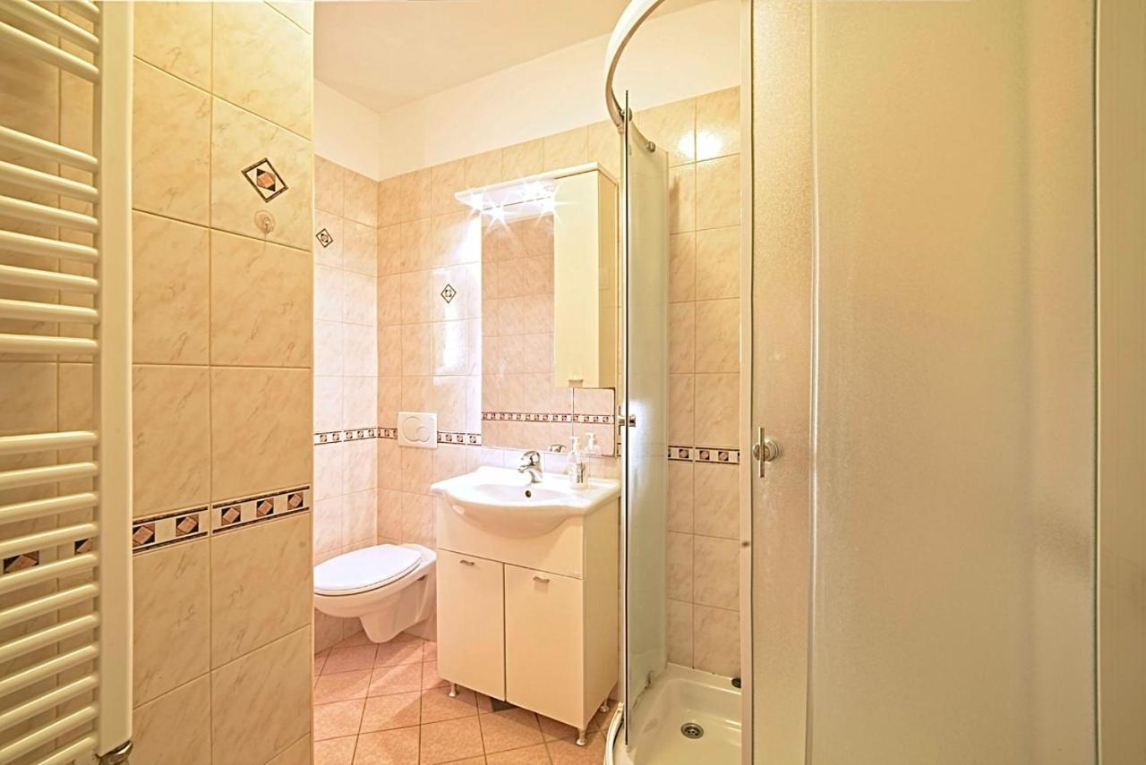 Studio Apartments Peric Rab Kampor Eksteriør bilde