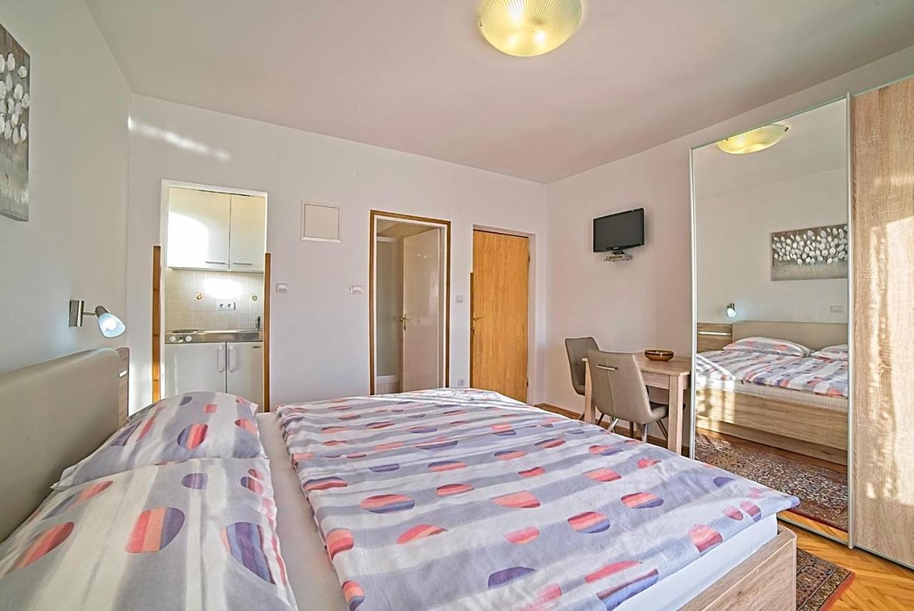 Studio Apartments Peric Rab Kampor Eksteriør bilde