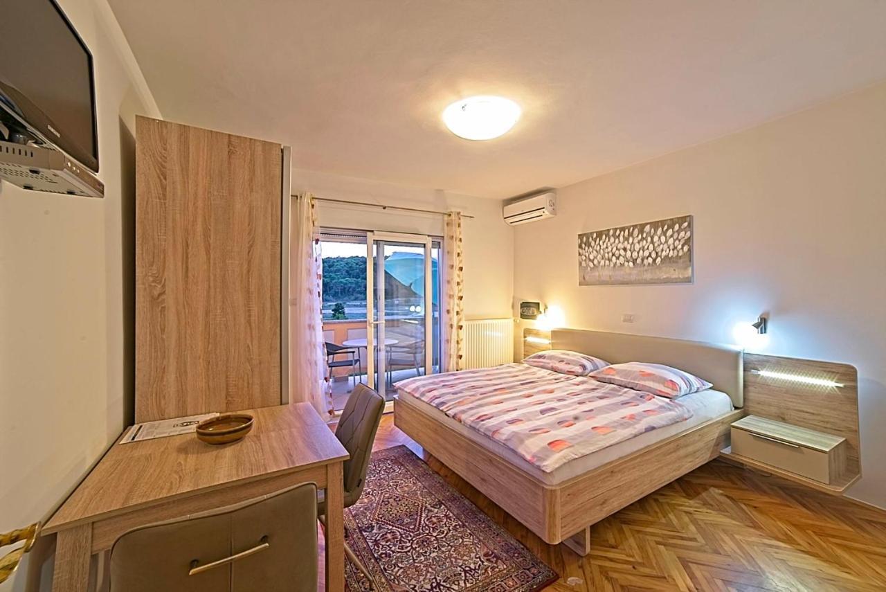 Studio Apartments Peric Rab Kampor Eksteriør bilde