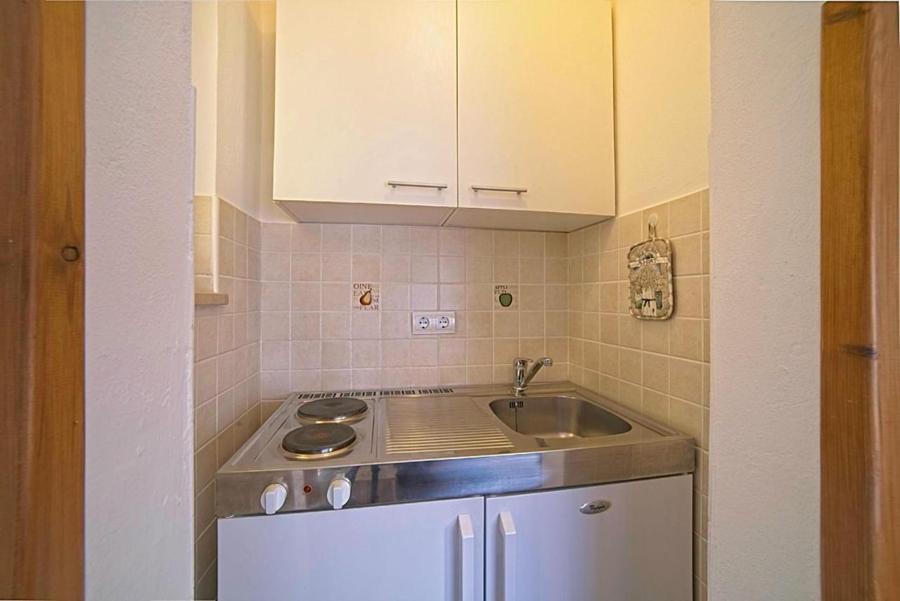 Studio Apartments Peric Rab Kampor Eksteriør bilde